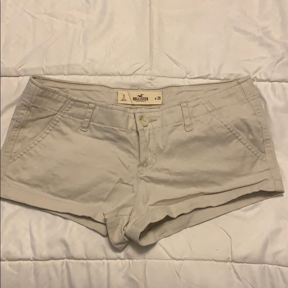Hollister khaki shorts